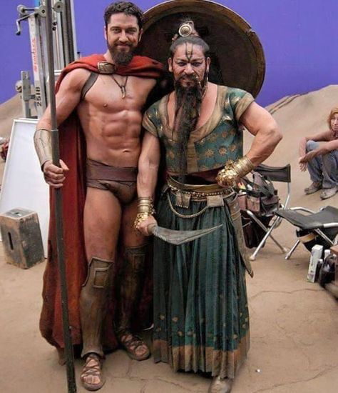 Gerard Butler Body, Gerard Butler 300, Gerard Butler Movies, Male Movie Stars, Actor Gerard Butler, 300 Movie, Dominic West, Rodrigo Santoro, Nutrition Sportive