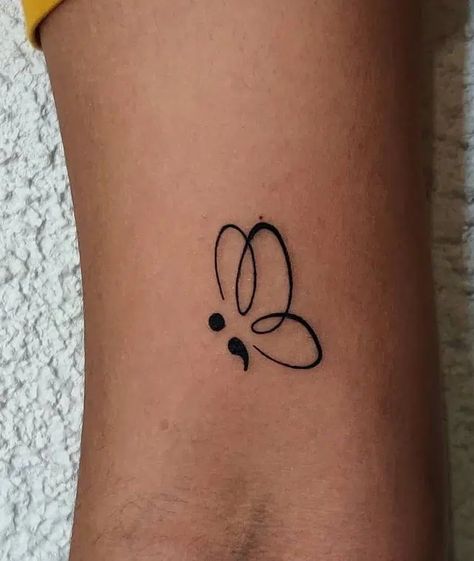 Miniature Tattoos, Wörter Tattoos, Coke Studio, Butterfly Tattoo Meaning, Tato Henna, Tattoo Meanings, Small Butterfly Tattoo, Butterfly Tattoos For Women, Small Pretty Tattoos