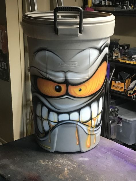 Garage Graffiti, Container Graffiti, Shipping Container Graffiti, Graffiti Spray Can Art, Electrical Box Street Art, Helmet Graffiti, Creative Garden Decor, Cafe Racer Seat, Spray Can Art