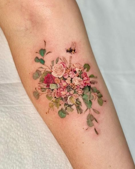 Side Arm Flower Tattoo, Bouquet Tattoo Arm, Realistic Floral Tattoo, Wedding Bouquet Tattoo, Flower Tattoos Ideas, Spiritual Hand, Dogwood Flower Tattoos, Floral Arm Tattoo, Colorful Flower Tattoo