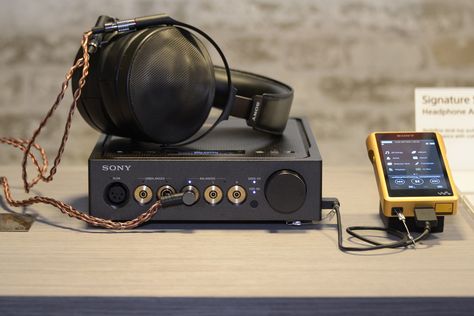 Audiophile Headphones, Diy Amplifier, Sony Walkman, Headphones Design, Audio Room, Audio Design, Headphone Amplifiers, Sony Tv, Record Players