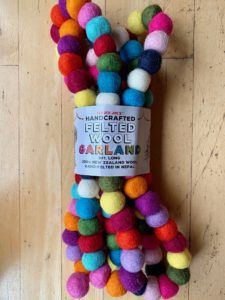 Wool Garland, Homemade Christmas Decorations, Bee Friendly, Felt Garland, Diy Garland, Trader Joe’s, Christmas Pins, Wool Crafts, Trader Joe