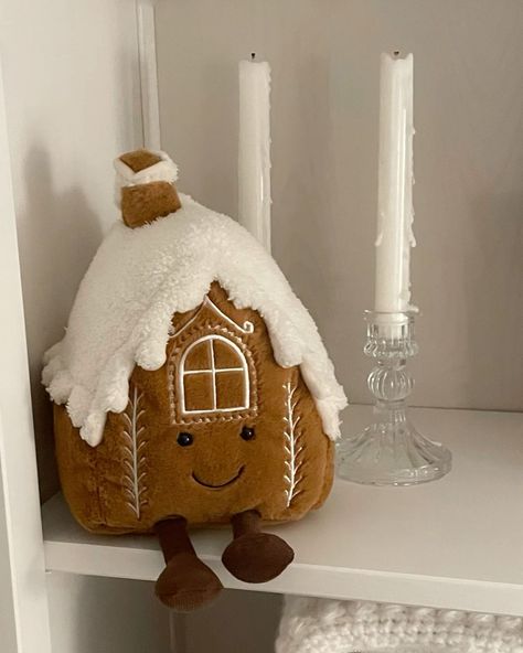 Cozy Christmas Aesthetic, Christmas List Ideas, Jellycat Stuffed Animals, Christmas Dreaming, Cosy Christmas, Christmas Feeling, Aesthetic Christmas, Christmas Inspo, Christmas Room