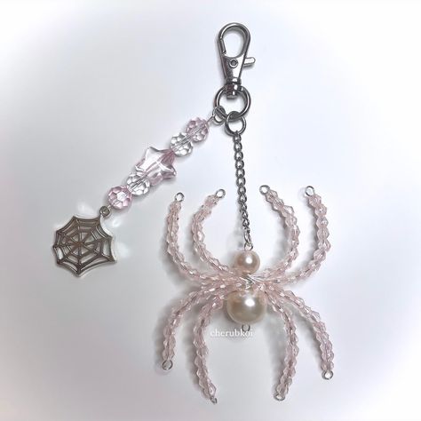 🕷️🕸️🎀♡ spider keychains; available in black & pink see the site for prices 🎀☁️🕸️ Diy Keychain Aesthetic, Beaded Keychain Ideas, Keychain Small Business, Pink Angelcore, Keychain Aesthetic Ideas, Spider Beads, Black Pink Aesthetic, Spider Keychain, Keychain Beads