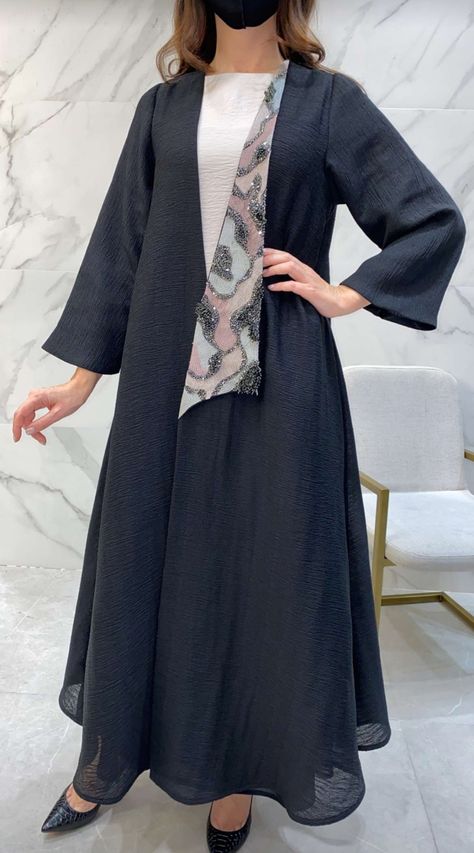 Abaya Designs Latest, Abaya Fashion Dubai, Kaftan Designs, Muslim Fashion Hijab Outfits, Stylish Short Dresses, Fashion Design Collection, Mode Abaya, Muslim Fashion Hijab, Sleeves Designs For Dresses