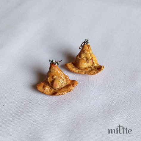 Miniature food earrings made with clay. Samosa Earrings. Handmade jewellery. Mini Food Earrings, Food Earrings, Mini Food, Samosa, Mini Foods, Miniature Food, Handmade Jewellery, Earrings Handmade, Handmade Jewelry