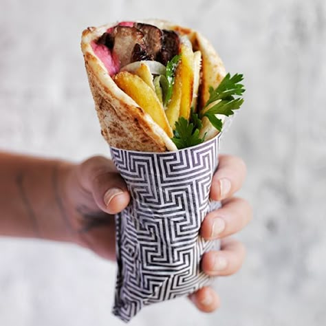 Greek Street Food, Greek Food Photography, Greek Takeaway, Food Of The Gods, Street Food Design, The Greek Gods, Pita Wrap, Gourmet Pizza, Food F