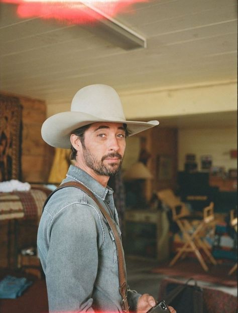 White Cowboy Hat Outfit Men, Cowboy Hat Outfit Men, Yellowstone Cowboys, Country Outfits Men, Yellowstone Party, Ryan Bingham, Cowboy Wear, Twilight Tattoos, Jefferson White