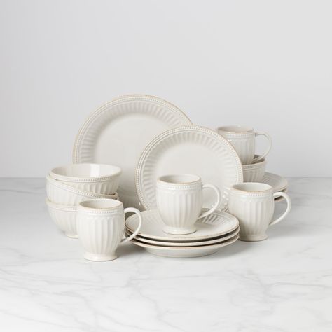 French Perle Groove 16-Piece Dinnerware Set – Lenox Corporation Weeding Gift Ideas, Kate Spade Dinnerware, Modern Dinnerware Sets, Holiday Glassware, Dinnerware Set Modern, Small Plastic Containers, Fall Ornaments, Modern Dinnerware, Farmhouse Look