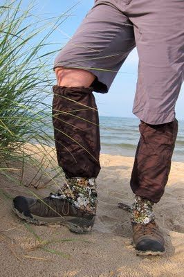 Rambling Hemlock: DIY Gaiters Diy Gaiters, Hiking Gaiters, Hammock Ideas, Camping Diy, Diy Camping, Diy Cans, Hammock Camping, Camping Ideas, Hiking Pants