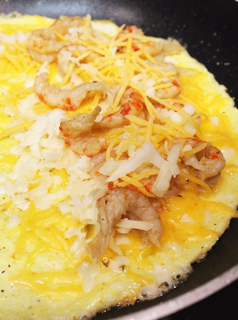 Crawfish Omelet Recipe Cajun Omelette Recipe, Crawfish Breakfast Recipe, Shrimp Omelet Recipes, Seafood Omelette, Lemon Blueberry Dessert Recipes, Shrimp Paleo, Crawfish Dishes, Omelette Recipes, Blueberry Desserts Recipes