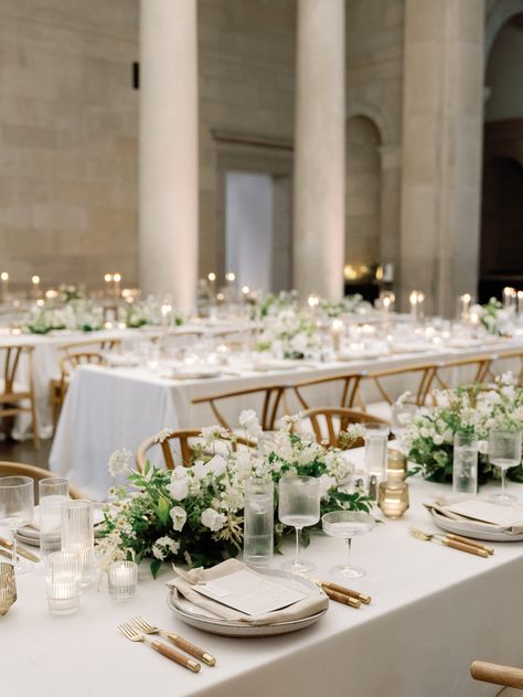 Garden chic wedding at the Baltimore Museum of Art. Organic, garden-style centerpieces and chic table settings in a neutral color palette. Sophisticated, luxury wedding at an art museum. Photo by Nikki Daskalakis Photography Art Museum Wedding Centerpieces, Unique Tablescape Wedding, Baltimore Museum Of Art Wedding, Art Museum Wedding Reception, Chic Table Settings, Table Florals, Garden Chic Wedding, Art Museum Wedding, Garden Chic