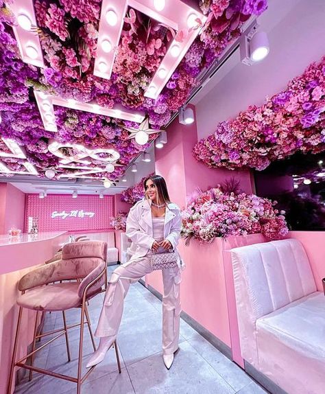 EL&N LONDON on Instagram: "4 picture perfect photo moments to capture at The House of EL&N, Milan 🇮🇹" Pretty Office, Shop Decor, Coffee Shop Decor, Pink Vibes, Candy Shop, Luxurious Bedrooms, Ghost Chair, Picture Perfect, Donuts