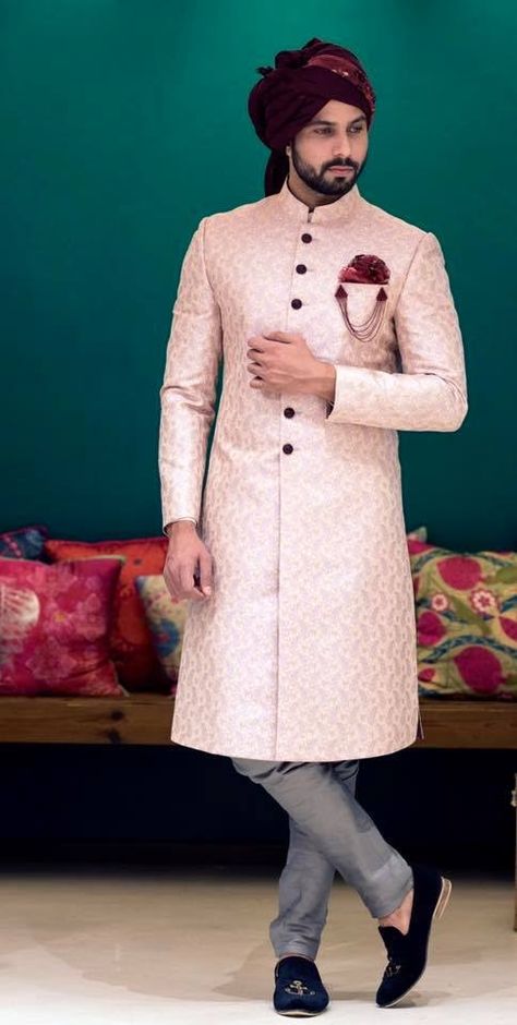 Groom Stills, Dulha Pose, Hindu Wedding Photos, India Fashion Men, शाद�ी की तस्वीरें, Jatin Malik, Single Poses, Mens Suit Style, Wedding Dresses Men