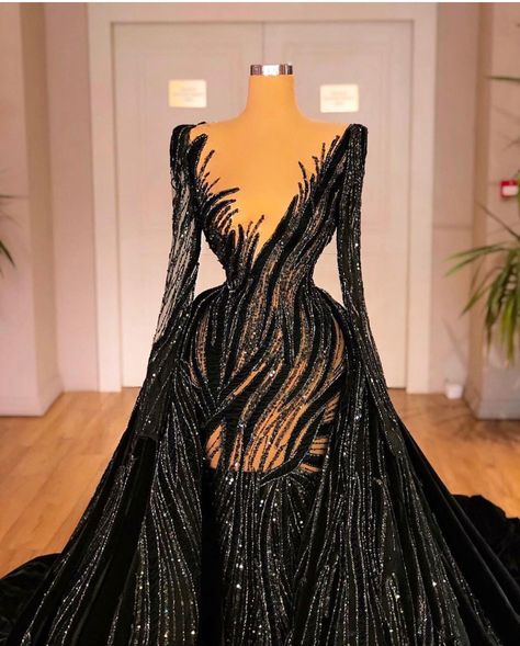 Stunning Dresses Prom, Valdrin Sahiti, Met Gala Dresses, Prom Girl Dresses, Stunning Prom Dresses, Glamour Dress, Prom Dress Inspiration, Glamorous Dresses, Pretty Prom Dresses