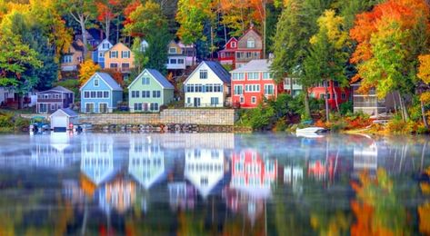 Fall Foliage Trips, Long Weekend Getaways, Lake Winnipesaukee, Colorful Houses, Autumn Lake, Places In America, Lakefront Homes, States In America, Fall Foliage