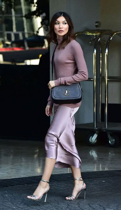 Gemma Chan carrying VARENNE XB | Spotted | Choo World | JIMMY CHOO Gemma Chan Style, Gemma Chan, Deep Winter, Fashion Blogger Style, Dakota Johnson, Fall Fashion Outfits, Looks Style, Looks Vintage, Fashion Classy