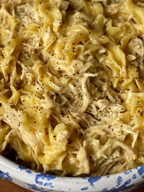 Crock Pot Chicken And Noodles, Crockpot Favorites, Crockpot Chicken And Noodles, Chicken And Noodles, Work Recipes, The Southern Lady Cooks, Southern Lady Cooks, 4 Ingredient Recipes, Chicken Crockpot