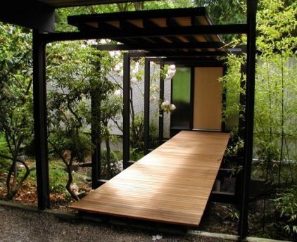 Amazing use of a deck. Garden Front Of House, Houses Ideas, Zen Design, Zen Style, Garden Architecture, Entrance Design, Design Exterior, Modern Houses, Interior Modern