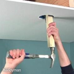 The Family Handyman Senior Editor, Gary Wentz, will show you how to remove an old light and install a ceiling fan brace so you can properly install a new ceiling fan. Ceiling Fan Wiring, Fan Repair, Ceiling Fan Installation, Home Electrical Wiring, The Family Handyman, Diy Electrical, Old Lights, Home Fix, Diy Fan