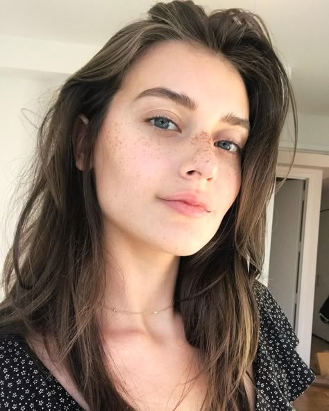 College Girl’s Guide To Clear Skin| Pimples| Tips| Skincare Jess Clement, Tattoo Peeling, Jessica Clements, Jessica Clement, Superenge Jeans, Camorra Chronicles, Girls Travel, Cora Reilly, Brow Tinting