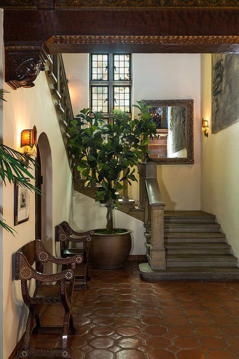 Art House Interior, Hacienda Style Homes, Melanie Griffith, Spanish Style Home, Casas Coloniales, Spanish Style Homes, Spanish Revival, Spanish House, Spanish Colonial