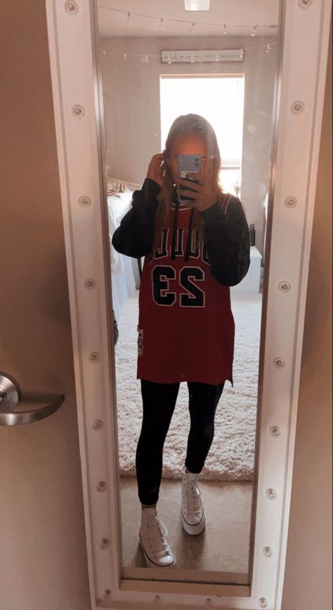 Jersey Outfit Leggings, Hoodie With Jersey Outfit, Basketball Jersey Outfit Women Winter, Basketball Jersey Over Hoodie Outfit, Jordan Jersey Outfit, Nba Jersey Outfit Woman, Jersey Over Hoodie Outfit, Jersey Over Hoodie, Basketball Jersey Outfit Women