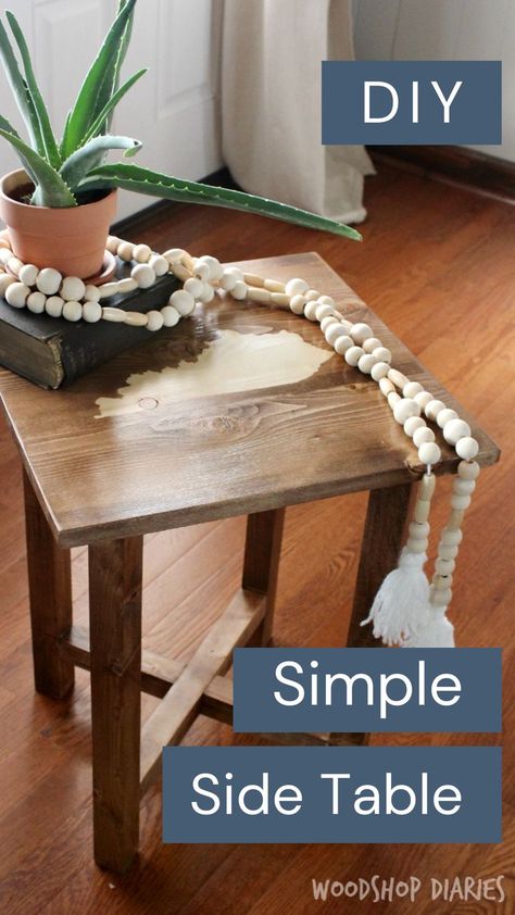 Simple Side Table, Diy Wood Pallet Projects, Simple Side Tables, Table Woodworking, Woodworking Tutorials, Diy Side Table, Wooden Side Table, Diy Simple, Building Projects