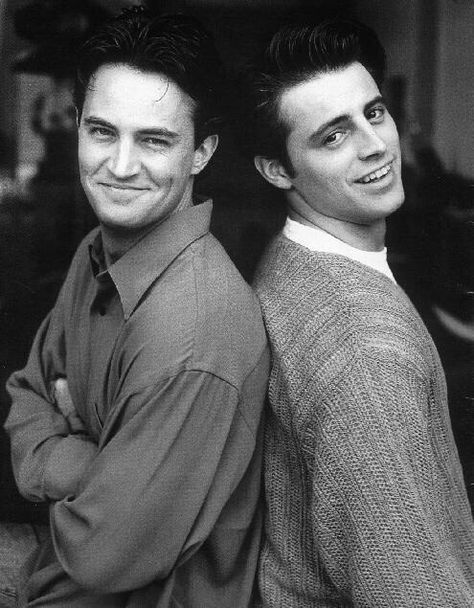 So attracted to these two when they were young, especially Matthew Perry, or should I say, Chandler Bing :) Matt Leblanc, Ross Geller, Joey Tribbiani, Septième Art, Friends Moments, Chandler Bing, Matthew Perry, Friends Show, Friends Tv Show