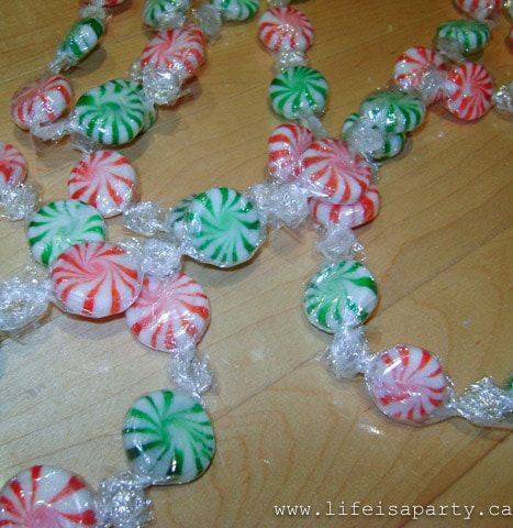 Candy Garland, Dollar Store Diy Christmas, Candy Trees, Diy Christmas Candy, Boss Gifts, Candy Christmas Tree, Peanut Candy, Tree Themes, Candy Theme