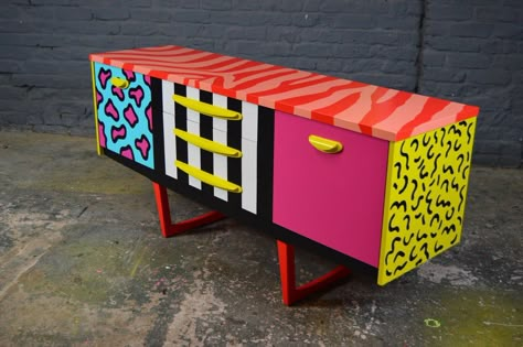 Graffiti Furniture, Home Boutique, Neon Decor, Instagram Christmas, Funky Painted Furniture, Funky Furniture, Creative Furniture, Eclectic Home, Christmas Is Coming