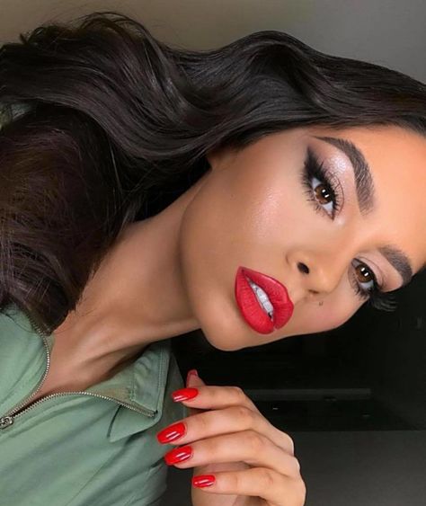 Red Lipstick Makeup Looks, Seductive Makeup, Red Lipstick Looks, Red Lips Makeup Look, Maquillage On Fleek, Red Lipstick Makeup, Hollywood Makeup, Prom Eye Makeup, Red Lip Makeup