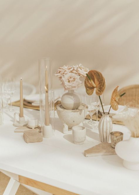 30 Affordable Centerpieces for Any Wedding Style Japandi Wedding, Affordable Wedding Centerpieces, Wedding Centerpiece Ideas, Cheap Wedding Centerpieces, Neutral Wedding Colors, Simple Wedding Centerpieces, Earthy Wedding, Santa Barbara Wedding, Artistic Wedding