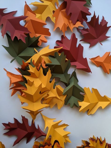 Paper Fall Decorations, Fall Paper Crafts, Thanksgiving Leaves, Woodland Animal Birthday, Chicken Crafts, Origami Paper Art, Diy Thanksgiving, Leaf Crafts, Diy Crafts Paper Flowers