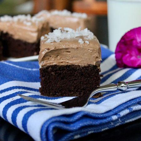 Scandinavian Desserts, Icelandic Cuisine, Nordic Recipe, Iceland Food, International Desserts, Dark Chocolate Cake, Scandinavian Food, Dark Chocolate Cakes, How Sweet Eats