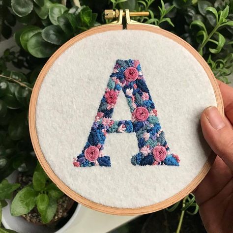 Hand Embroidery Letters, Week In Paris, Embroidery Letter, Embroidery Alphabet, Floral Embroidery Patterns, Basic Embroidery Stitches, Embroidery Letters, Pola Sulam, Learn Embroidery