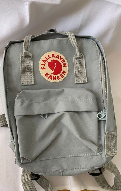 Fjallraven Kanken Backpack Mini, Kanken Backpack Mini, Mochila Fjallraven Kanken, Pretty Tote Bags, Backpack Fjallraven, Javon Walton, Stylish School Bags, Aesthetic Backpack, Makeup Brush Bag