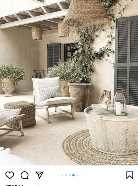 Outdoor Deco, Backyard Inspo, Spanish House, Outdoor Inspirations, Natural Home Decor, Stone House, Outdoor Rooms, House Inspiration, Exterior Design