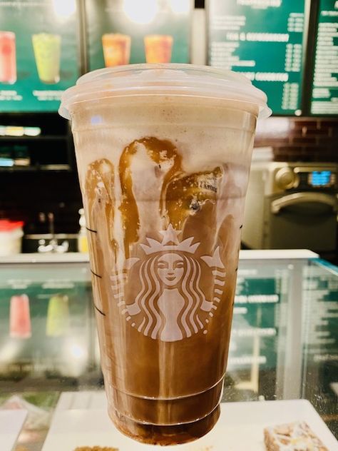 Alc Drinks, Shifting Hogwarts, Sweet Coffee Drinks, Ninja Coffee Bar Recipes, Starbucks Ideas, Starbucks Malaysia, Ninja Coffee Bar, Cold Starbucks Drinks, Cold Brew Coffee Recipe