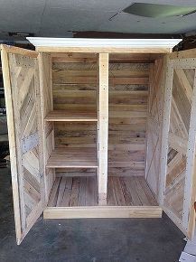 repurposed pallet wardrobe, closet, painted furniture, pallet, repurposing upcycling, woodworking projects Pallet Dresser, Pallet Wardrobe, Wooden Pallet Furniture, Pallet Designs, Pallet Outdoor, Recycled Pallets, Pallet Crafts, Wardrobe Armoire, Reclaimed Wood Furniture