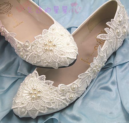 White color bridal wedding shoe flower lace pearl beading wedding party shoes different heels custom made brides shoe-in Flats from Shoes on Aliexpress.com | Alibaba Group Bridesmaid Shoes Flat, Reception Shoes, Wedding Ballet Flats, Ivory Flats, Wedding Shoes High Heels, Pearl Wedding Shoes, Crystal Wedding Shoes, Wedding High Heels, Bridal Flats