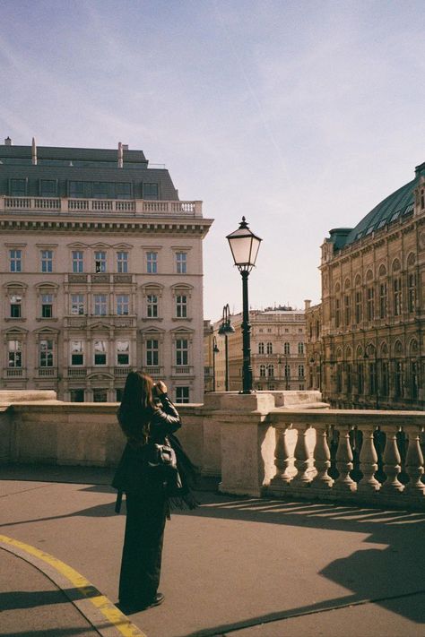 film camera vienna vintage opera albertina photography leather jacket Photo Ideas In Vienna, Paris Film Aesthetic, Vienna City Aesthetic, Vienna Travel Aesthetic, Vienna Aesthetic Outfits, Vienna Picture Ideas, Vienna Photo Ideas, Vienna Austria Aesthetic, Wien Aesthetic