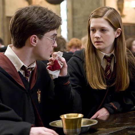 "I think she understands he isn't just the chosen one. And he isn't this special character. He's just who he is. And I think that's kind of why they end up together." - @thisisbwright Quidditch World Cup, Harry Potter Ginny, Harry And Ginny, Buku Harry Potter, Harry Potter Icons, Bonnie Wright, Harry Potter Gif, Chosen One, Harry Potter Tumblr