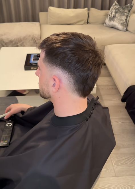 Mason Mount Hairstyle, Mason Mount Haircut, Men Fade Haircut Short, Burst Fade, Mason Mount, Haircut Men, Mens Fade, Mens Haircuts Fade, Corte De Cabelo Masculino