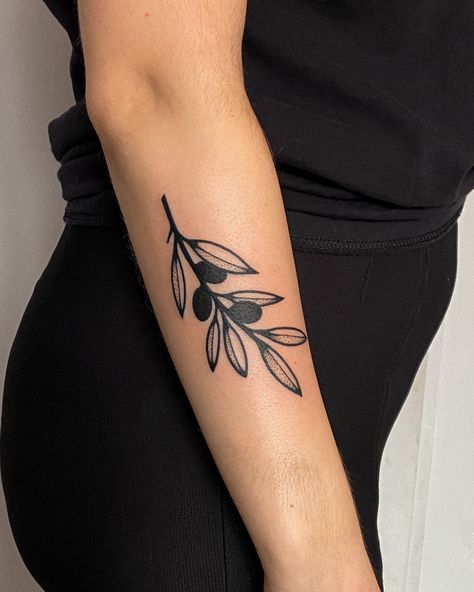 Tattoo by IL GRANDE TATTOO. Olive Branch Stamp Tattoo, American Traditional Leaves, Olive Tattoo Design, Tattoo Olive Branch, Oliver Tattoo, Illustrative Blackwork, Sorry Mom Tattoo, Mom Tattoo Ideas, Olive Tattoo