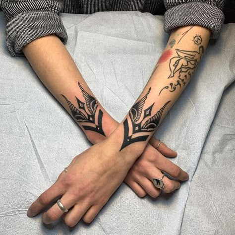 Cuff Wrist Tattoo, Women Arm Cuff Tattoos, Tattoo Cuffs For Women, Hand Cuff Tattoo, Forearm Cuff Tattoo, Cuff Tattoo For Women, American Traditional Cuff Tattoo, Hand Wrist Tattoos For Women, Traditional Cuff Tattoo