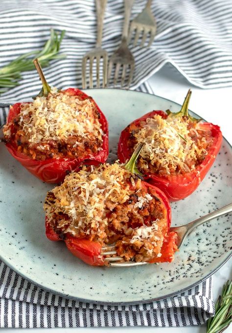 Recipe: Savory stuffed peppers with pork, rosemary, garlic and parmesan - on the table in less than an hour. #StuffedPeppers #Pork #EasyRecipe Best Stuffed Peppers Recipe, Best Stuffed Peppers, Cooking Stuffed Peppers, Best Stuffed Pepper Recipe, Stuffed Peppers Recipe, Nigel Slater, Chicken Stuffed, Rosemary Garlic, Best Gluten Free Recipes