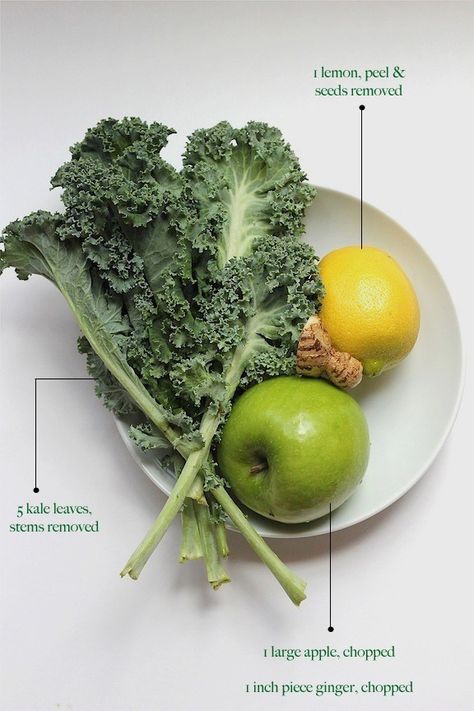 Gwyneth's green juice, as posted at Savor Home, one of 10 great kale drink recipes featured in this roundup at Go Eat Your Bread with Joy. Kale Drink Recipes, Kale Drink, Kale Juice Recipes, Kale Juice, Detox Juice Recipes, Kale Smoothie, Green Juice Recipes, Healthy Juice Recipes, Clean Girl Aesthetic