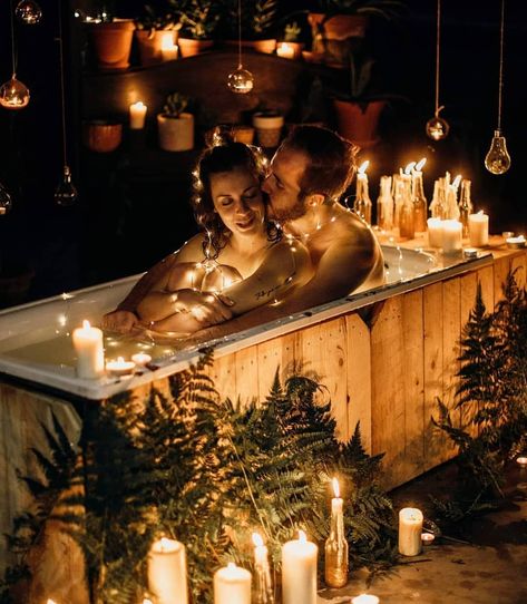 Credit @janasnuderl So romantic night 🌟🌟🌟 Good night all 🌙🌙🌙 #bathroom #bath #couple #couplegoals #romantic #candles #lights #night… Candle Light Bath, Bath Couple, Candle Photography, Good Night All, Romantic Candle, Candle Bath, Candles Photography, Photography Couple, Romantic Candles