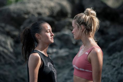 Will Toni and Shelby Pursue Their Relationship From the Island? Toni And Shelby, Erana James, Wild Star, Lexa Y Clarke, The Wilds, Mary Shelley, Mia 3, Amazon Prime Video, Series Movies